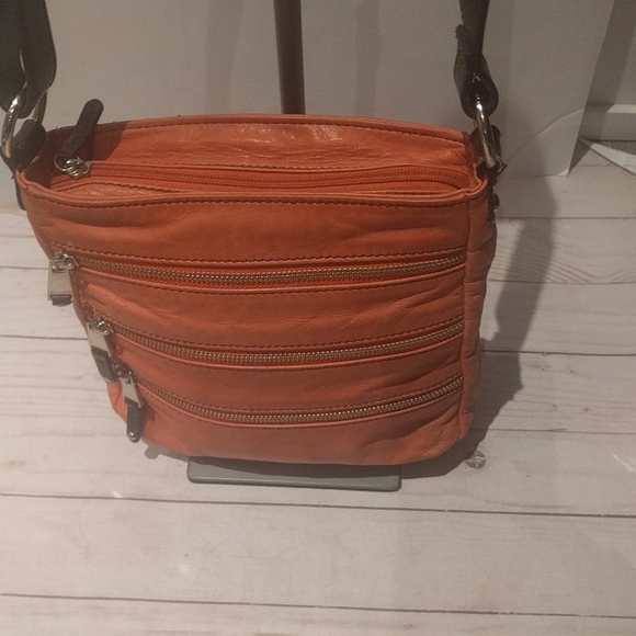 Beautiful Genuine leather bag by Danier 🍀 - Picture 4 of 12